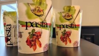 Teambuilding catering pasta in a bowl